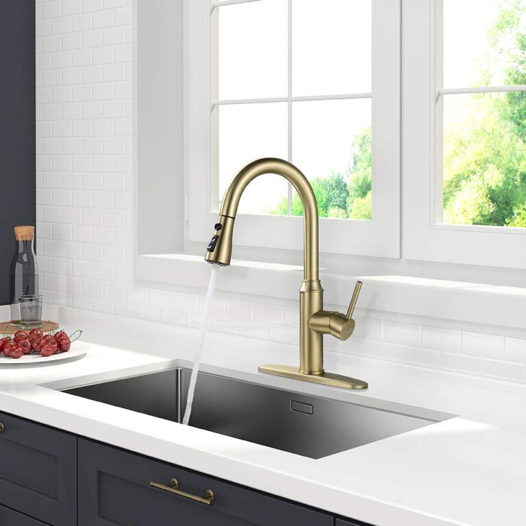 Gold Kitchen Faucet with Sprayer,Single Handle Kitchen Sink Faucet with